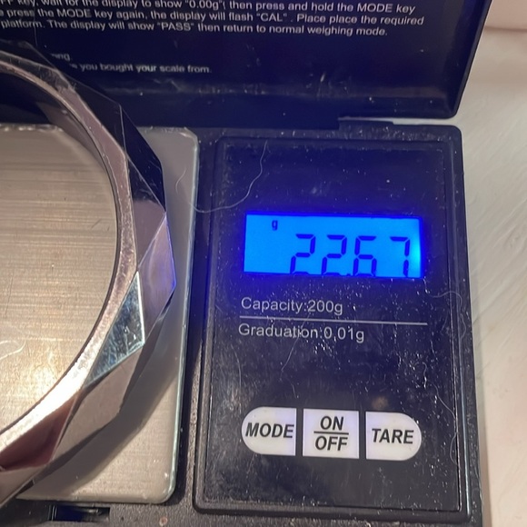 Vintage 7.5” faceted smoky lucite bangle bracelet - Picture 10 of 10